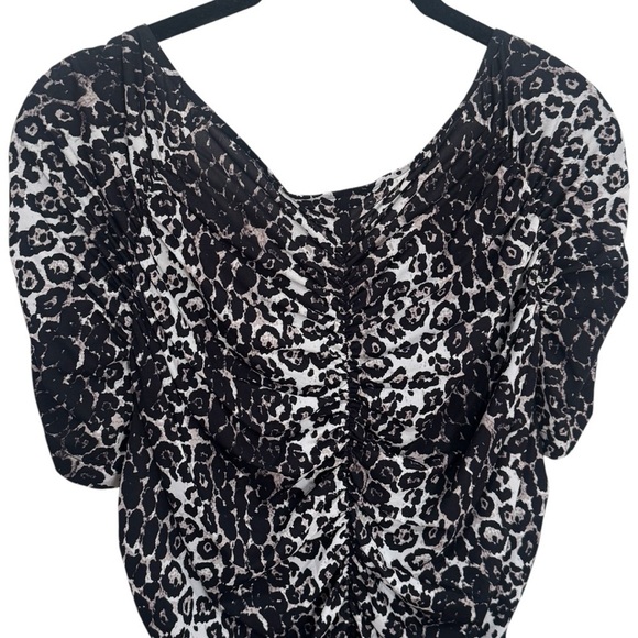 St. John Black and White Snow Leopard Print Sweetheart Ruched Top Size L - Picture 6 of 11